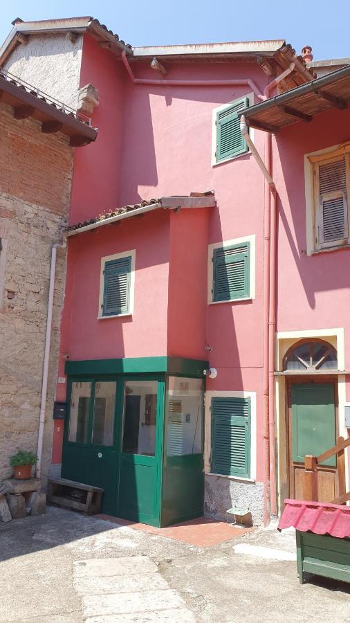Casa Vacanza Pegrini Nel Centro Storico Di Gavi Eksteriør bilde