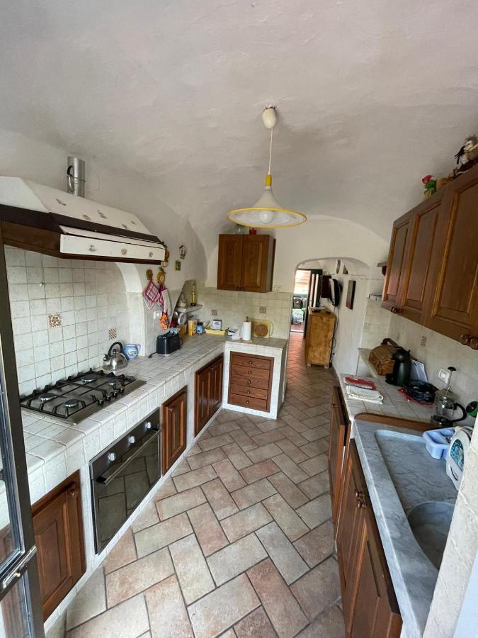 Casa Vacanza Pegrini Nel Centro Storico Di Gavi Eksteriør bilde
